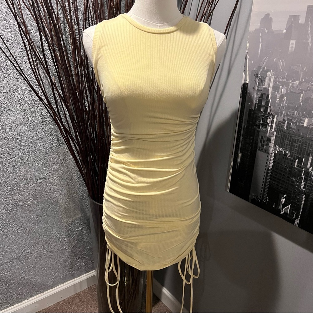 🌺LOVE TREE BUTTER YELLOW MINI SUNDRESS SIZE SMALL🌺